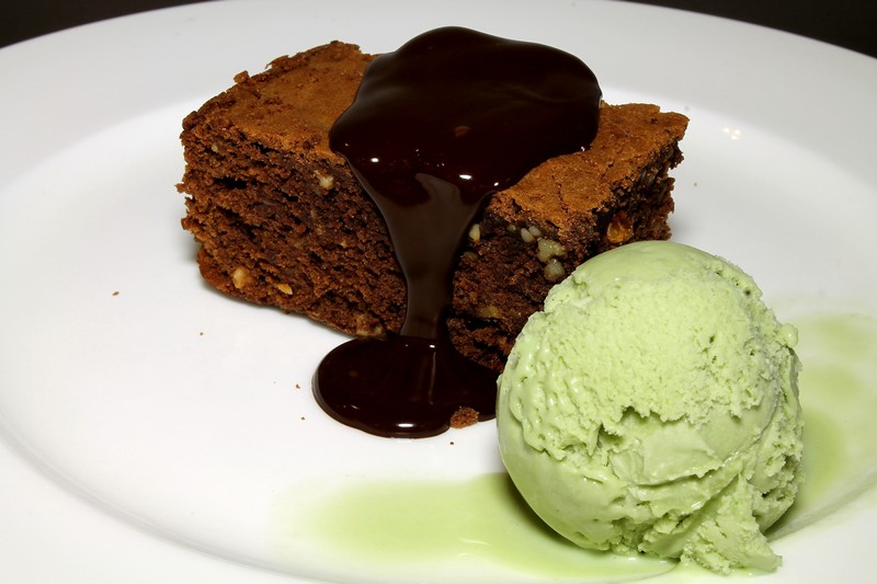 brownie con helado de pistacho (1)