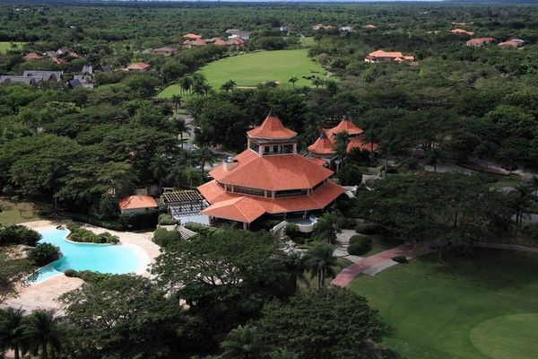 Guavaberry_Golf_&_Country_Club1